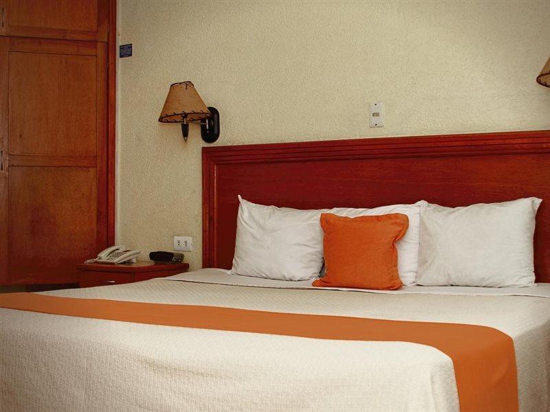 Hotel Baez Carrizal 비야에르모사 외부 사진