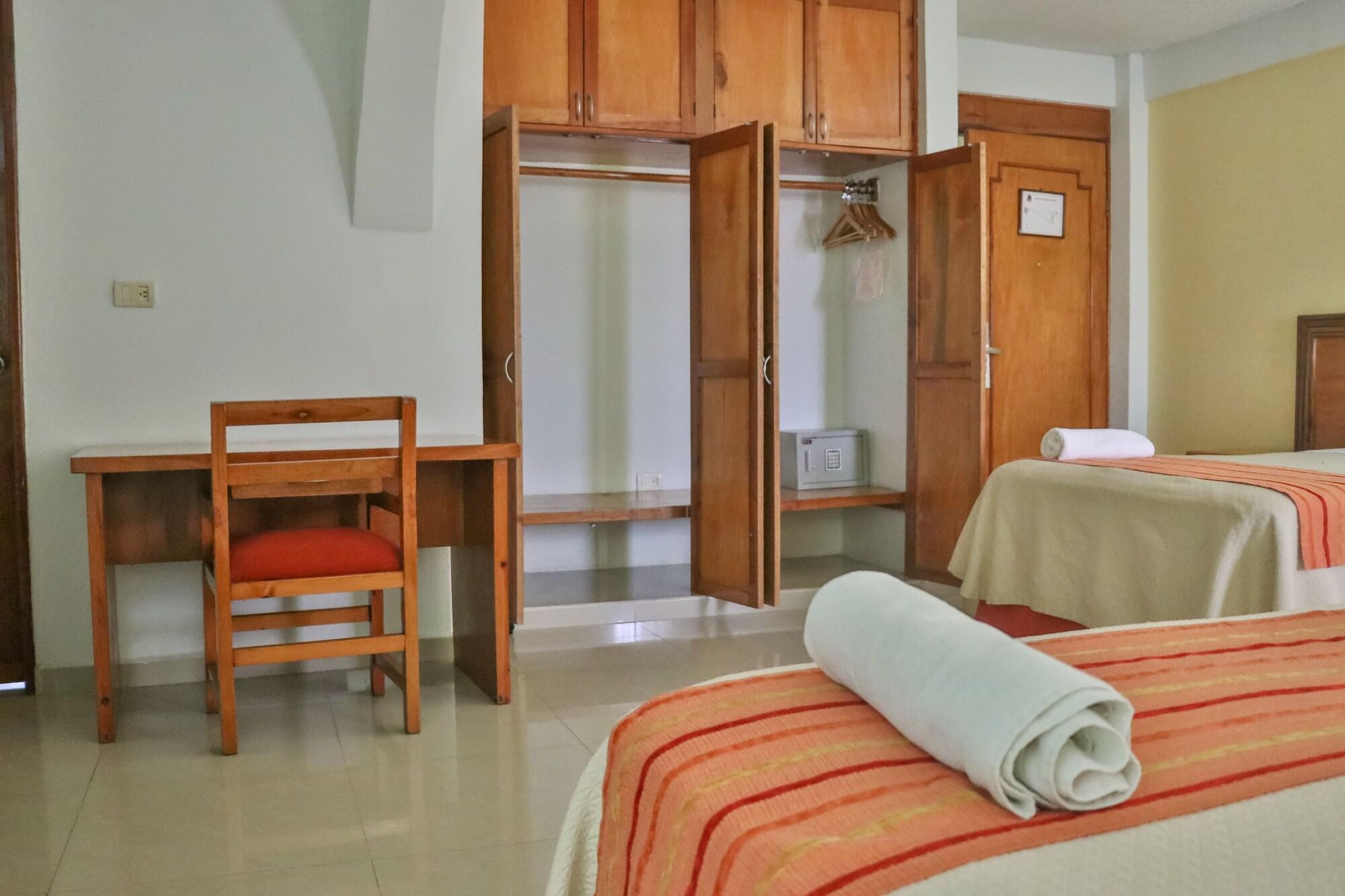 Hotel Baez Carrizal 비야에르모사 외부 사진