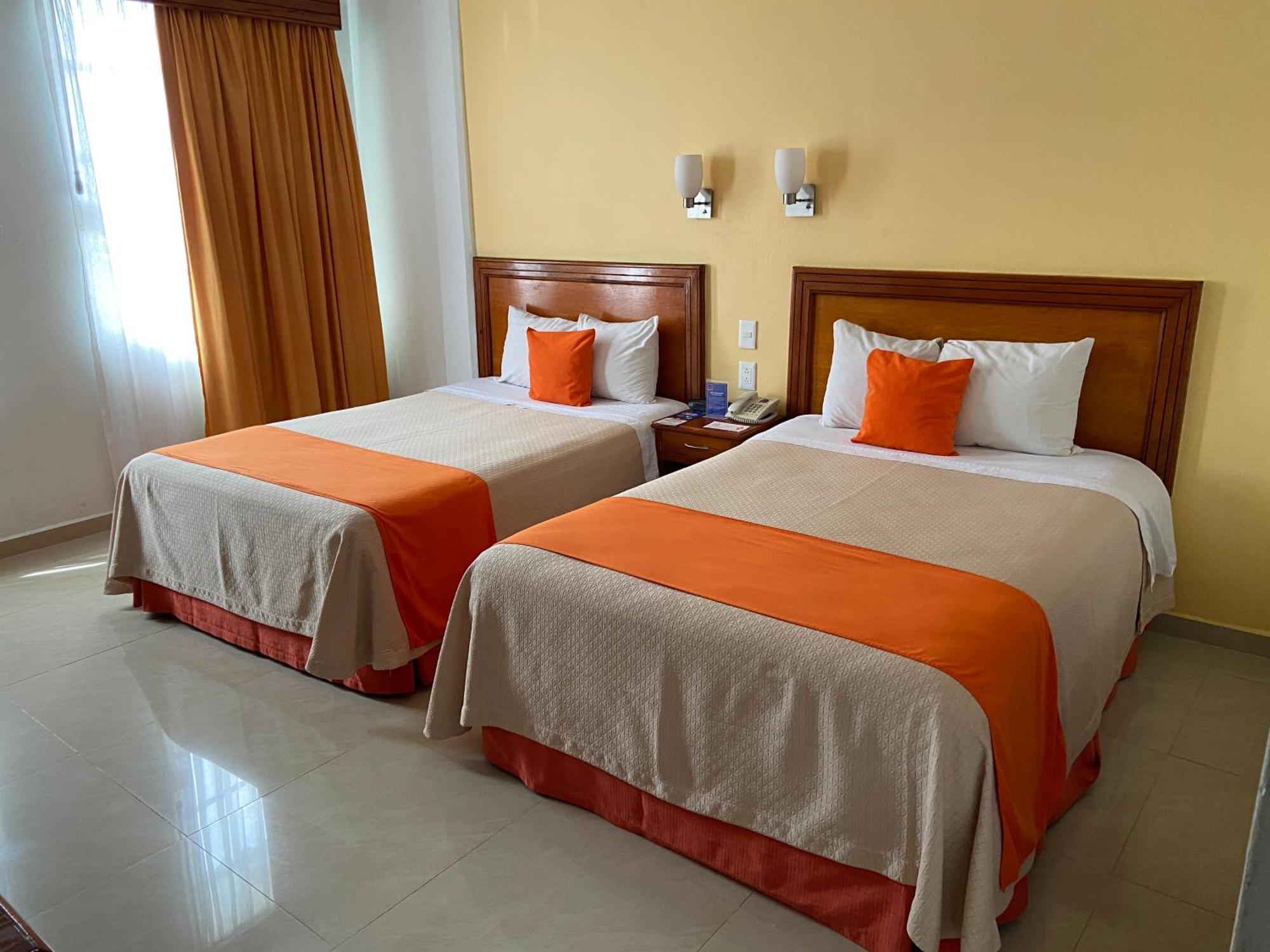 Hotel Baez Carrizal 비야에르모사 외부 사진